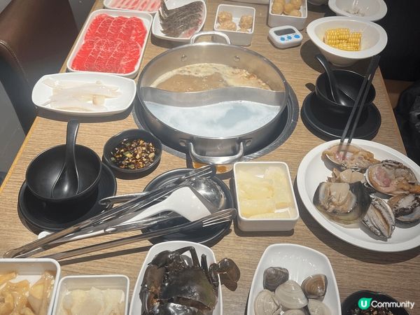 去?食呢間鍋心粥底火鍋，雖然唔係任食，但都食到好飽，佢?海鮮...