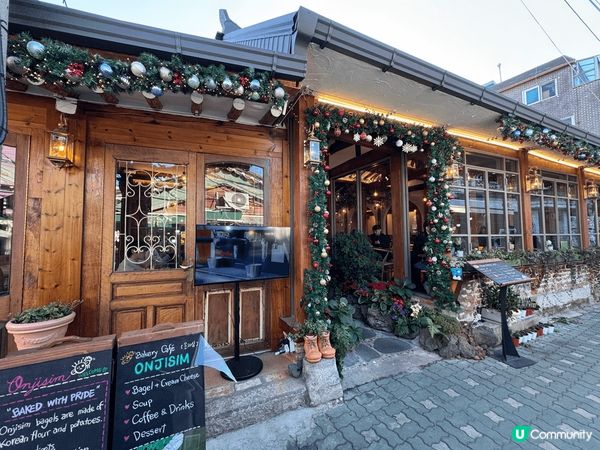 12月去韓國真係好有聖誕氣氛架，今次黎到益善洞見到好多餐廳都...