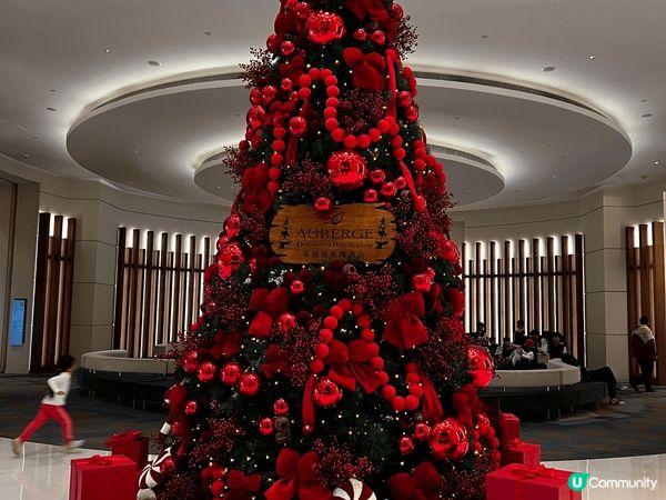 愉景灣酒店係一個結合自然美景與豪華住宿的度假酒店。酒店四周環...