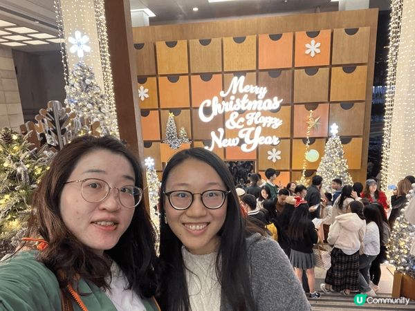 襯聖誕節🎄前有時間，就緊係相約閏蜜去海港城正門同d聖誕佈置打...