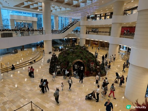 金鐘太古廣場，今年有很多聖誕裝飾，充滿聖誕氣氛，適合一家大細...