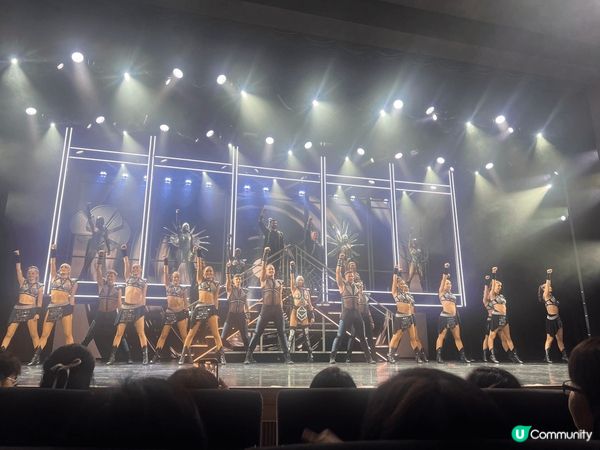 等左咁耐，終於有大型郵輪?香港喇！人生第一次坐郵輪去旅行，今...