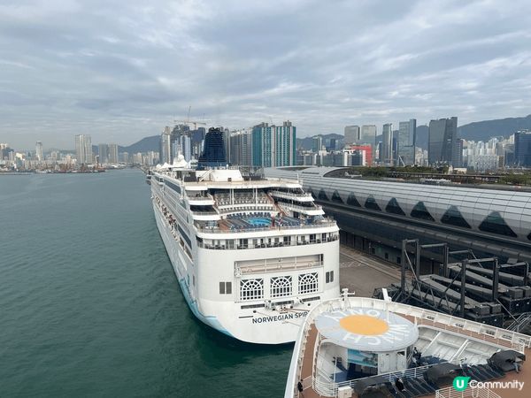 等左咁耐，終於有大型郵輪?香港喇！人生第一次坐郵輪去旅行，今...