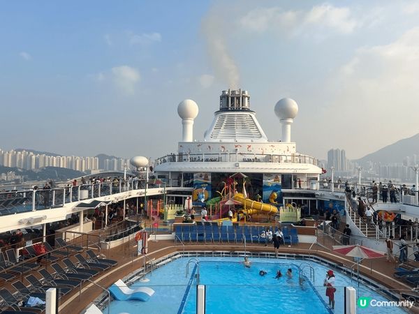 等左咁耐，終於有大型郵輪?香港喇！人生第一次坐郵輪去旅行，今...
