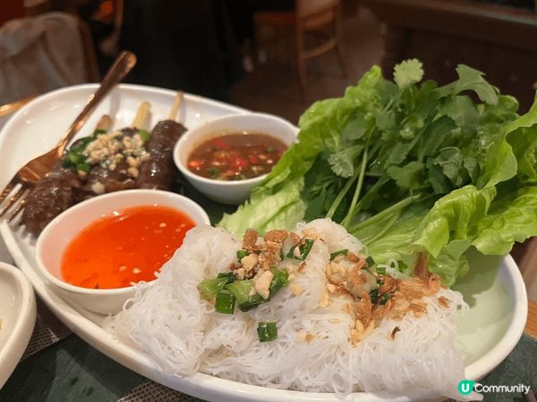 這間餐廳雖然有偏歐洲風格，但其實是一家融合了越南和泰國菜式的...