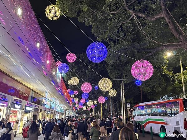 今年度聖誕節的尖沙咀燈飾依然星光閃閃，尤其是1881的佈置也...