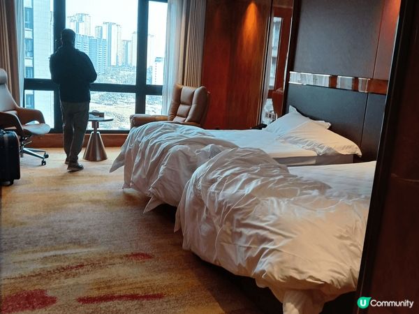 珠海金灣毛林酒店。酒店下面可免費享用大型"遊戲場"和溜冰場。...