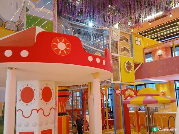 珠海金灣毛林酒店。酒店下面可免費享用大型"遊戲場"和溜冰場。...