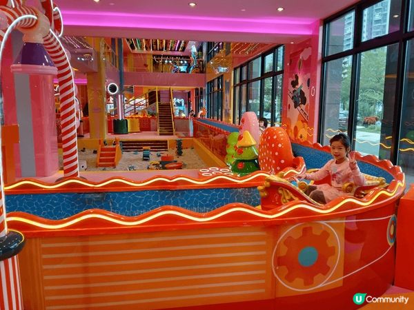 珠海金灣毛林酒店。酒店下面可免費享用大型"遊戲場"和溜冰場。...