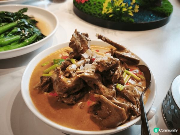 廣東中山石岐乳鴿遠近馳名，位於中山的詹園家宴提供各種蒸、煮和...
