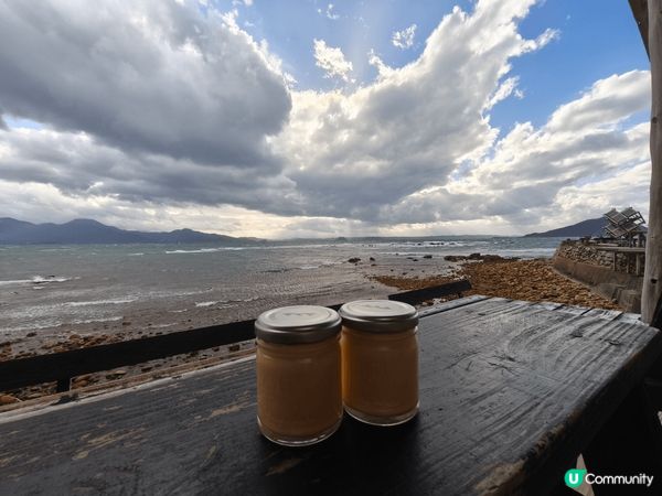 福岡系島必吃甜點！這個兩層高的木棚的作用有如鹽田，用來儲蓄海...