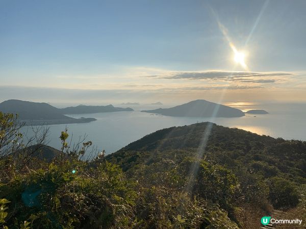 1）西高山：一覽無遺整個維港景色如日落時分亦可以睇到日落非常...