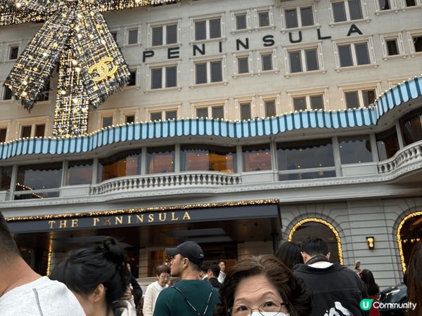 半島酒店的Chanel 蝴蝶結聖誕燈飾，不但高貴優雅，更富有...