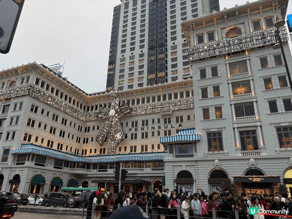 半島酒店的Chanel 蝴蝶結聖誕燈飾，不但高貴優雅，更富有...