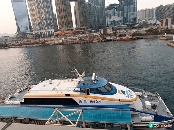 因為係一個人少，又可以影到維多利亞港既好打卡地方