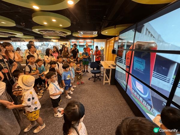 屯門輕鐵車廠，一家同樂好地方，可以同小朋友介紹輕鐵歷史，知道...