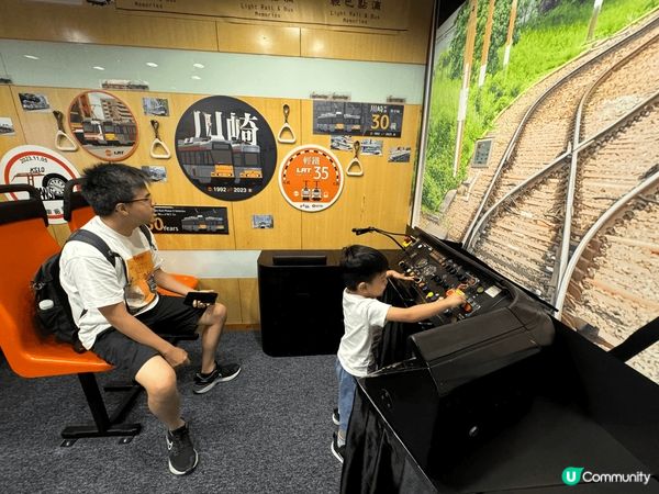 屯門輕鐵車廠，一家同樂好地方，可以同小朋友介紹輕鐵歷史，知道...