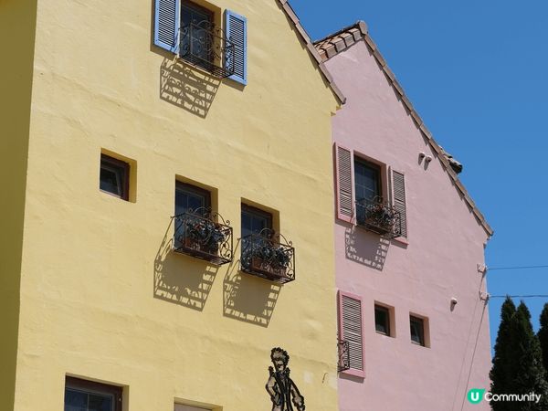 小法國村位於韓國加平郡，從首爾市中心出發約一小時，沿著美麗的...