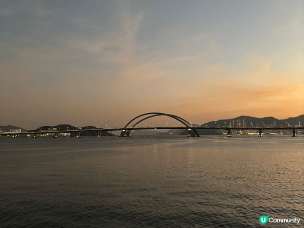 踩單車偶然發現了將軍澳嘅海濱公園，可以觀看到將軍澳大橋，建議...