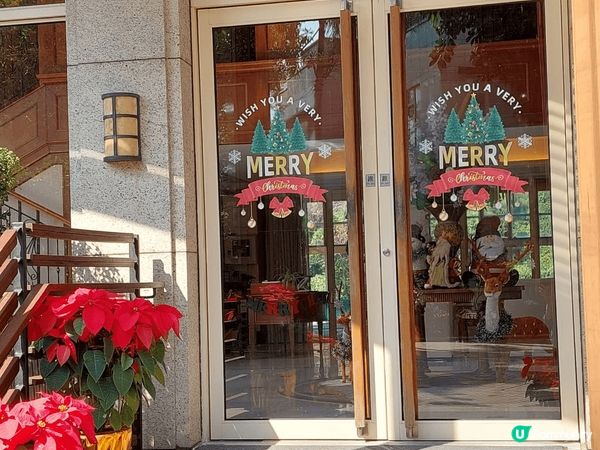 工人好有心機佈置裝飾迎聖誕，真係好有氣氛，希望人人都開開心心...