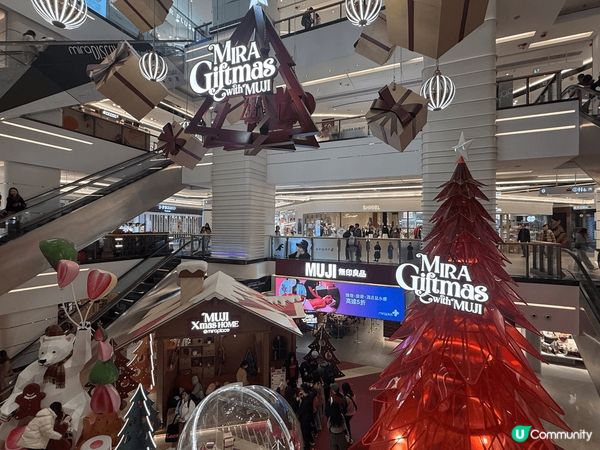 美麗華廣場內有聖誕樹燈飾可打卡，iSQUARE外則有可愛小鹿...