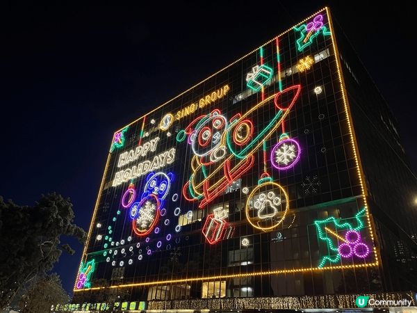 今年聖誕尖東又有打卡新搞作！半島酒店嘅外牆被Chanel嘅經...