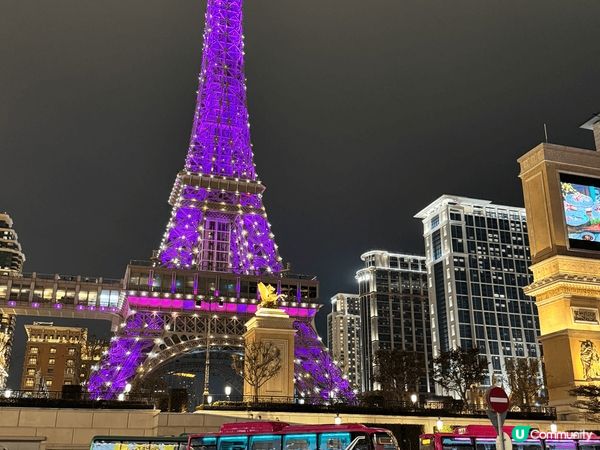 澳門行，巴黎人酒店對出真係一個好浪漫的打卡熱點！鐵塔晚上亮燈...