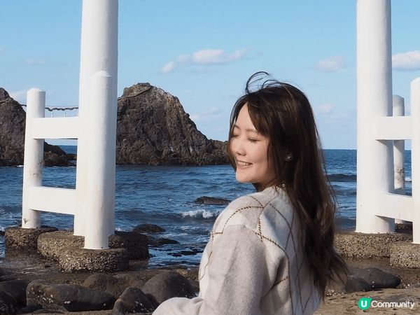 福岡糸島嘅白色海上鳥居，超級浪漫，加上後面有夫妻岩，適合情侶...