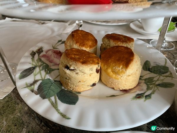 呢個係淺水灣露台餐廳既afternoon tea set 充...