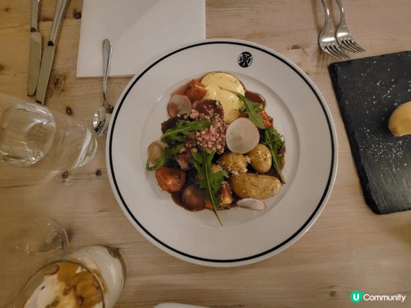 瑞典餐廳的美食總是令人滿滿期待，獨特配菜為主菜帶來美感及味覺...