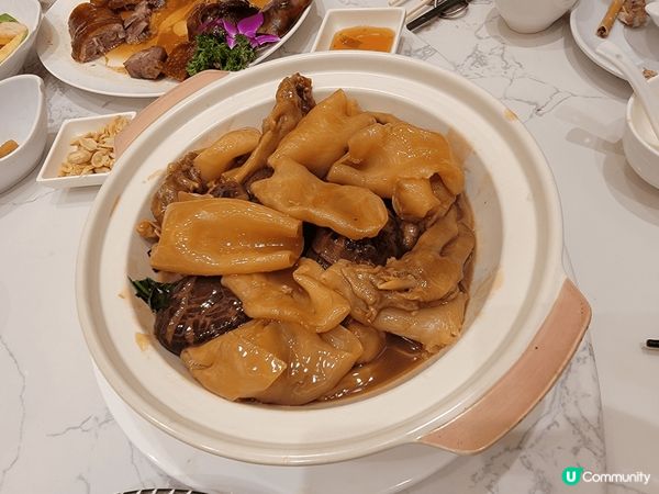 桂林海鮮煱，花膠東姑鴨腳煲，法國田螺。。樣樣都色香味俱全👍👍...