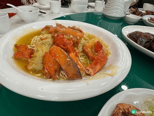 屋村中色美食十分好吃，虾很鮮味，鵝又好味！步步糕升！