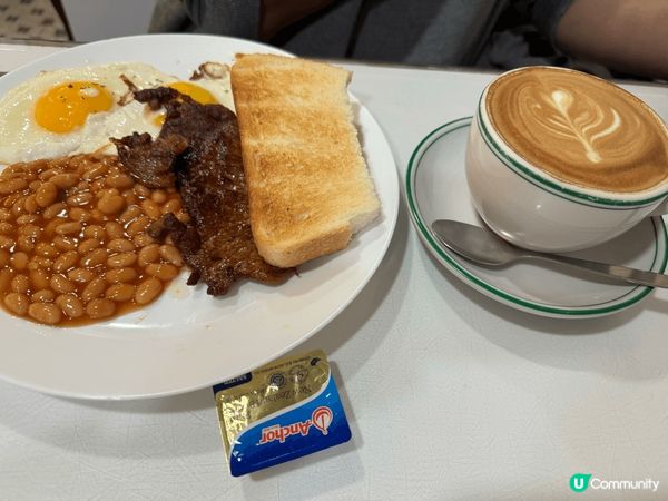 西營盤正街茶咖里，40幾蚊已經可以食到豐富早餐。九龍城大助燒...