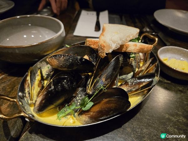 銅鑼灣的 The Grill Room 是一家以優雅而舒適的...