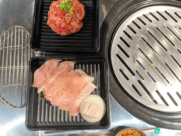 黑白大廚評判白種元的韓烤店，乾淨，肉質嫩，仲有oppa 幫忙...