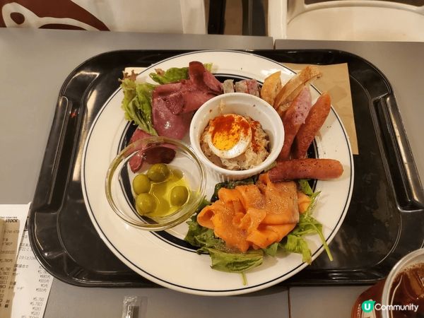 去日本最後一日的晚餐，牛肉飯軟滑，什肉拼盤好吃，綠茶茨餅有咬...