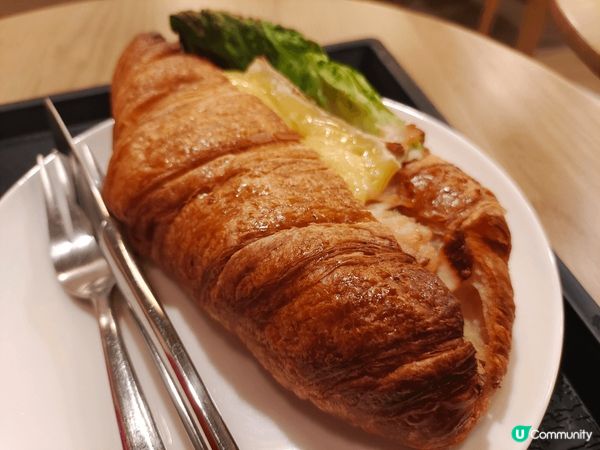 在Pacific Coffee，你一定要試試他們的意式鮮奶咖...