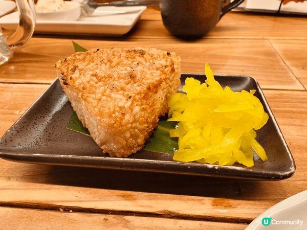 東京的居酒屋，在地下一層，地方很少，但很特别。食物也可，份量...