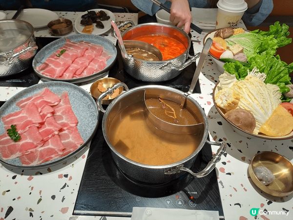 呷哺呷哺@荃灣廣場，原來係食套餐的，唔係任食火鍋，啱晒我d小...