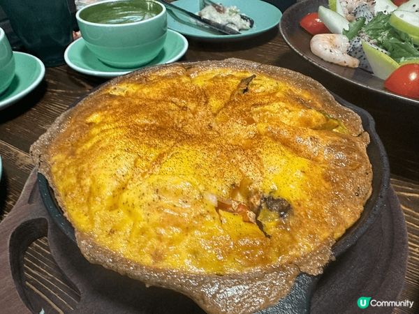 以上的美食都是位於新蒲崗的窩子餐廳享用。慢煮手撕豬腩窩夫三文...