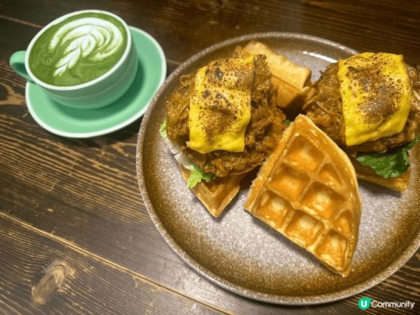 以上的美食都是位於新蒲崗的窩子餐廳享用。慢煮手撕豬腩窩夫三文...