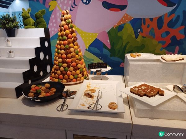 沙田麗豪酒店下午茶自助餐非常出色，人頭湧湧，有好多嘢食，包羅...