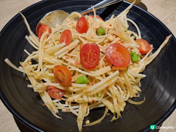 每次去這家泰國餐廳必點泰式炸蝦餅，冬陰公湯和泰式沙律，味道一...