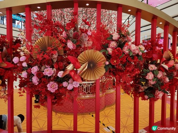 每年新年，各商場裝飾打卡少不了。花群日式裝飾、卡通人物、特色...