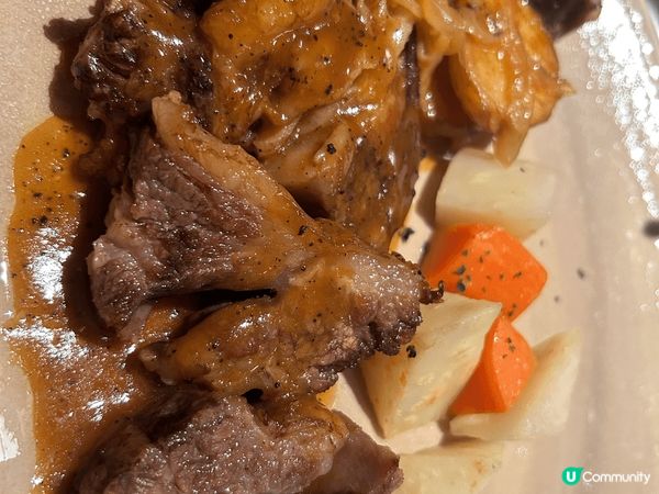 位於馬會的銀座自助餐餐廳，大除夕的豐富自助晚餐，大量新鮮的海...