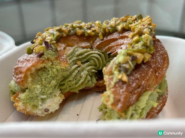 大熱既開心果奶油車輪泡芙