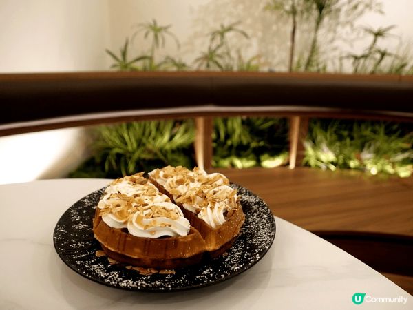 店名TERA是日文「寺廟」之意，室內裝潢融入了日本寺廟的禪味...