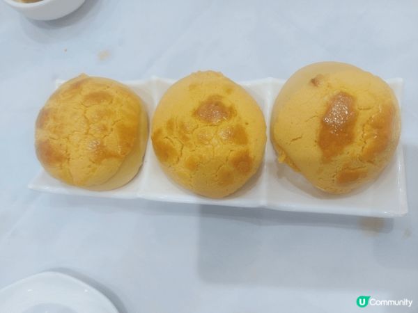 中式酒樓，除了傳統點心外，亦有多款有創意的點心，例如春風得意...