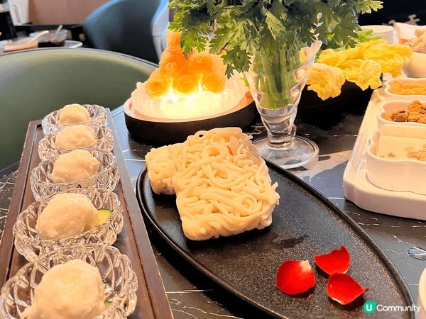 朝天門重慶火鍋-位於蘭桂坊加州大廈，餐廳佈置富麗堂皇，相當氣...