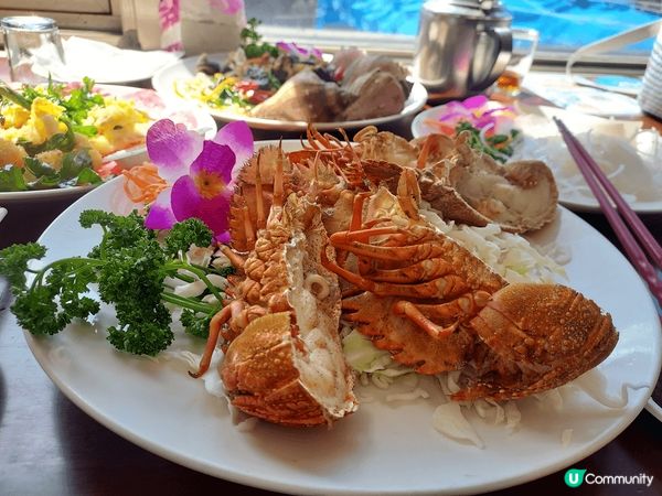 海鮮美食，有刺身，有煮熟的，重點是性價比高😁